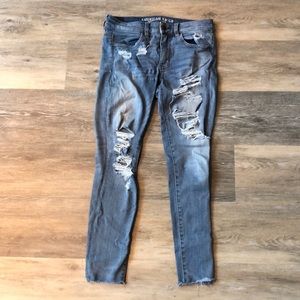 American Eagle distressed jeans size 6